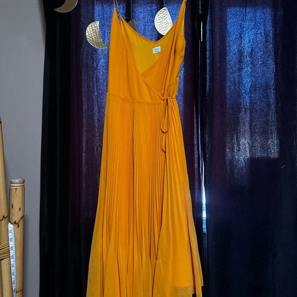 Aritzia Wilfred Beaune wrap dress - Picture 3 of 3